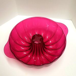 Tupperware bundt cake mold"